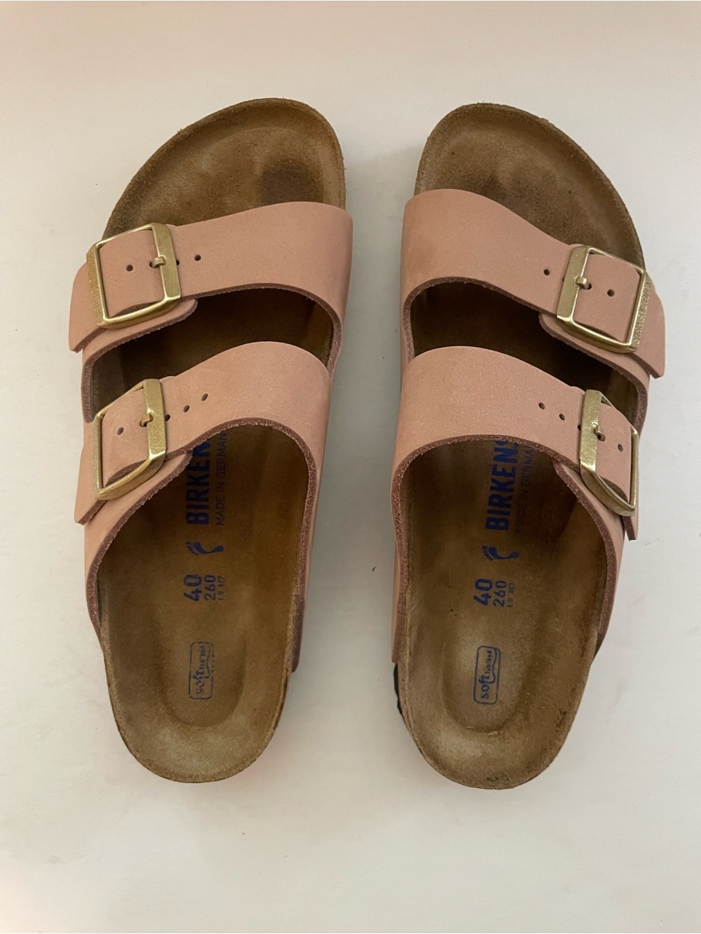 Birkenstock Arizona Sandal in Soft Pink with Gold Buckles, women’s size 40 - Picture 3 of 10